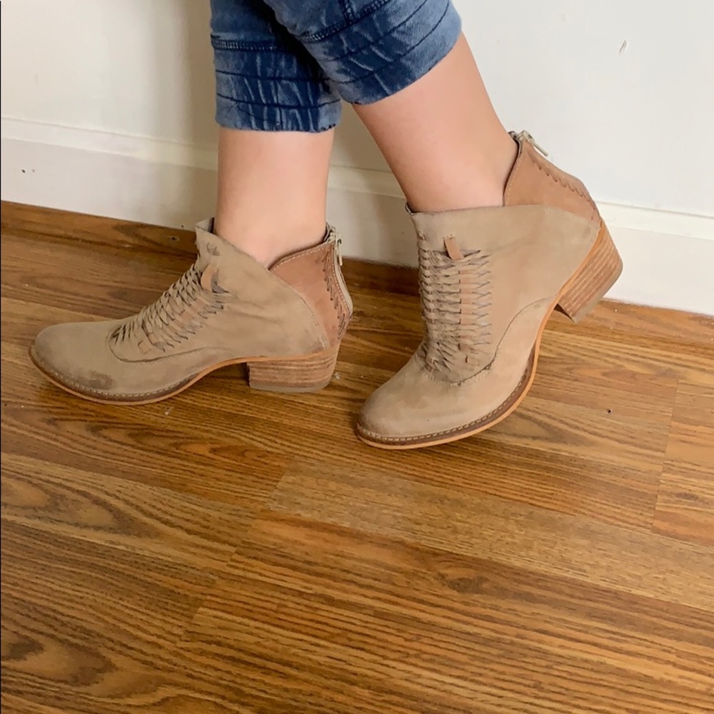 Boots - Picture 2 of 10